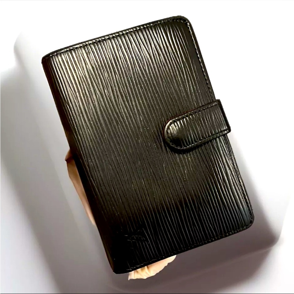Authentic Louis Vuitton Epi Kiss Lock Wallet